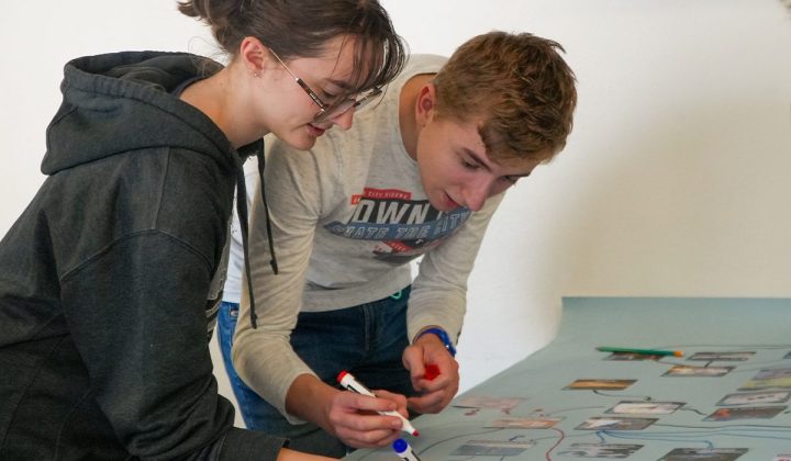 EMLV Fresque du Climat 2024 720x420 - Rentrée 2024 : l'intégration en école de commerce