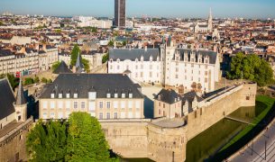 nantes 305x180 - Clémence, promo 2022 : un semestre académique à l'Universidad de Montevideo